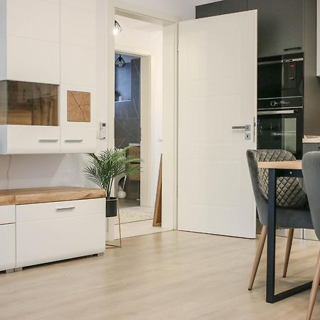 The Next Door Apartaments Bukarest Exterior foto