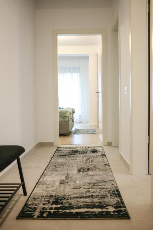 The Next Door Apartaments Bukarest Exterior foto