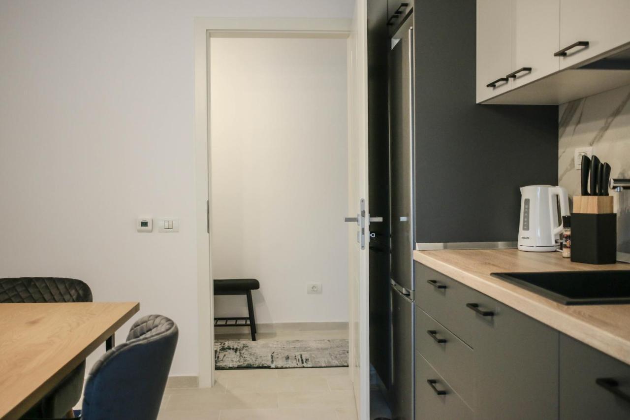 The Next Door Apartaments Bukarest Exterior foto